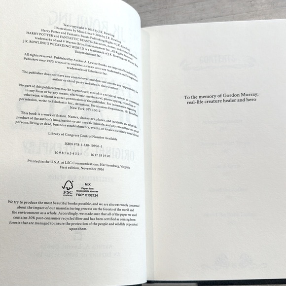 FANTASTIC BEASTS AND WHERE TO FIND THEM The Original Screenplay by J.K. Rowling - Picture 8 of 10